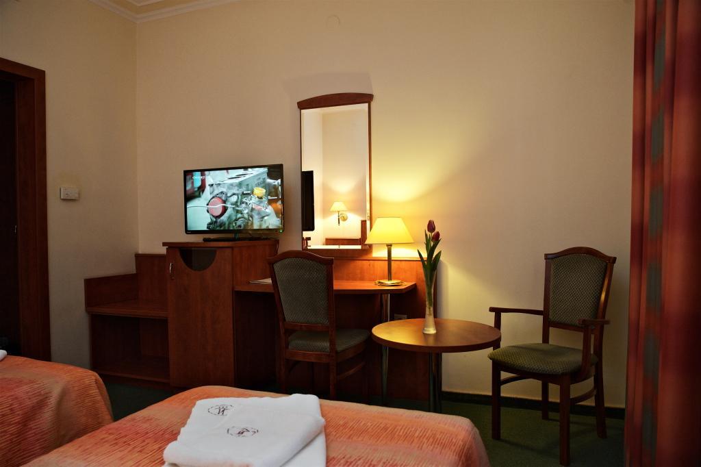 Hotel Lukacs Superior Kazincbarcika Room photo